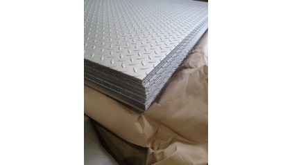 лист нержавеющий рифленый чечевица 1,5 мм 08Х17Т купить в Екатеринбурге