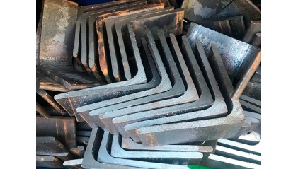 уголок стальной гнутый равнополочный 40x40x3 мм С245 купить в Екатеринбурге