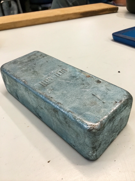 Свинцовый слиток