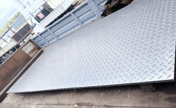 Лист нержавеющий рифленый